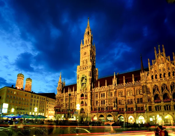 La scène nocturne de la mairie de Munich — Photo
