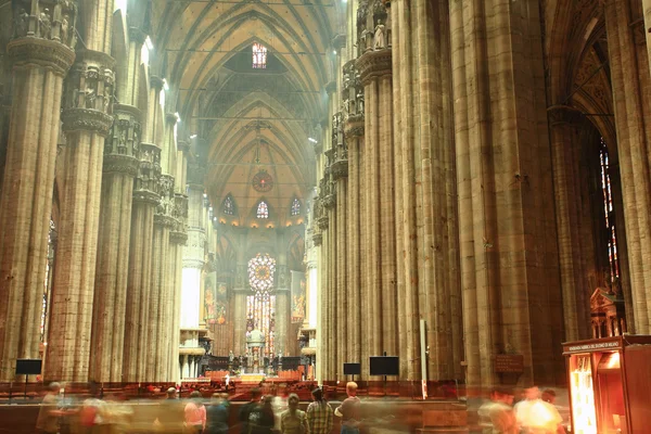 Duomo milan iç — Stok fotoğraf