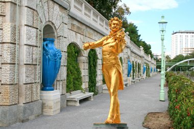 heykeli johann strauss stadtpark içinde