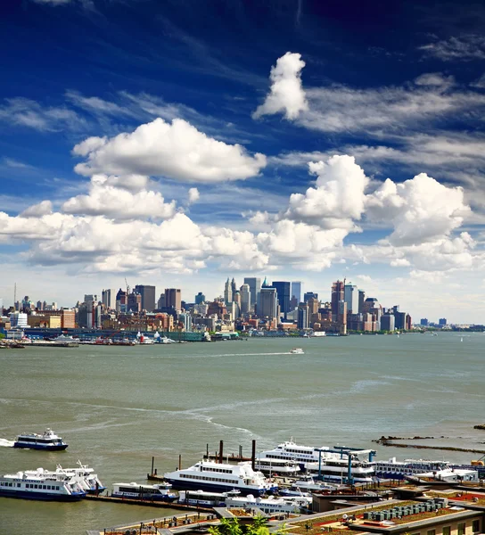 El horizonte del Bajo Manhattan — Foto de Stock