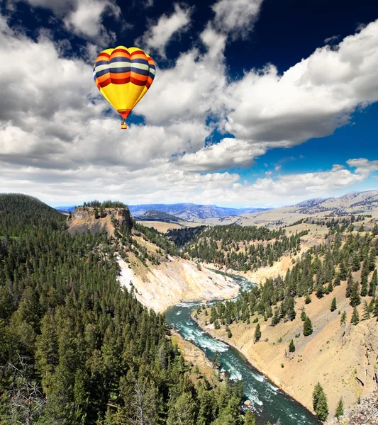 Il fiume Yellowstone a Yellowstone NP — Foto Stock