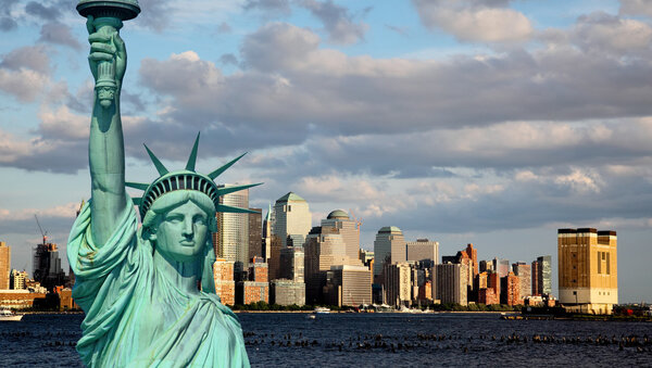 Статуя Свободы и Нижний Манхэттен
