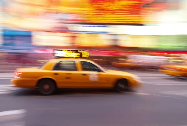 Táxi na praça do tempo — Fotografia de Stock