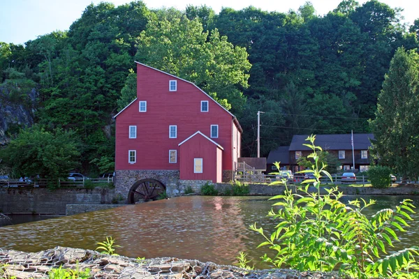 The Red Mill — Stock Photo, Image