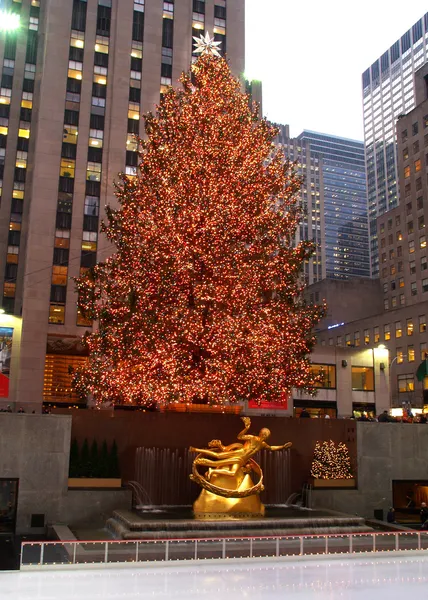 Iluminación del árbol de Navidad en Rockefeller Center — Foto de Stock