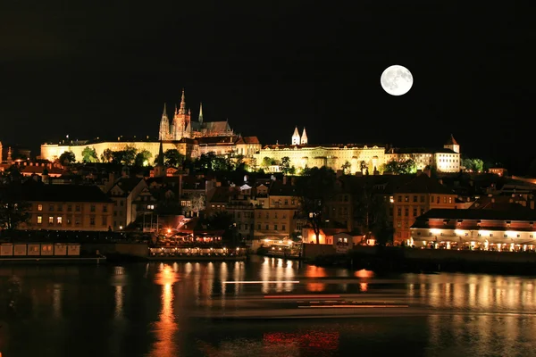 Het uitzicht vanuit de lucht op Praag — Stockfoto