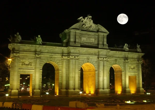 The famous Alcala Arch in Madrid — Stock Photo, Image