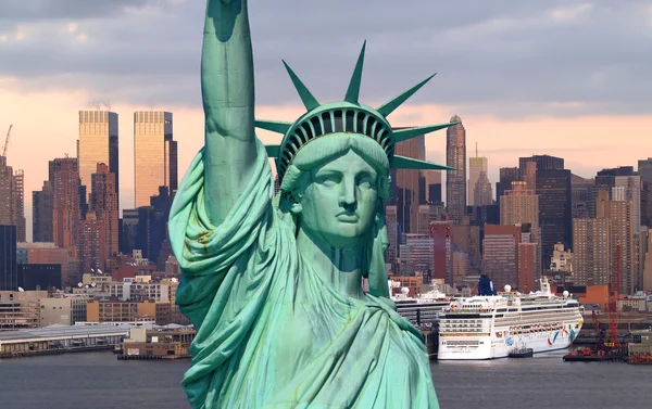 La Estatua de la Libertad — Foto de Stock