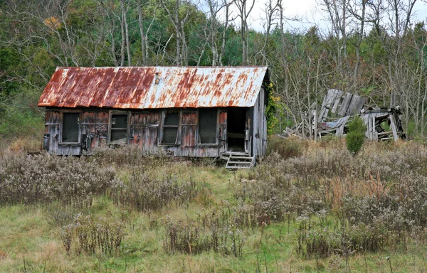 Ein verlassener Schuppen — Stockfoto