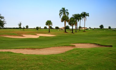 bir golf sahası tesisi