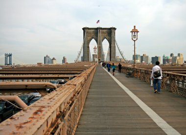 Doğu Nehri aşağı manhattan'ın ünlü brooklyn Köprüsü