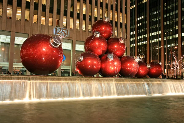 圣诞装饰品的曼哈顿中城 — 图库照片