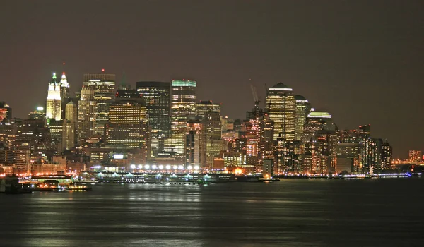 De skyline van Manhattan op kerstavond — Stockfoto