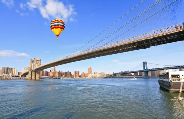 The Brooklyn bridge in New York City — Stock Photo, Image