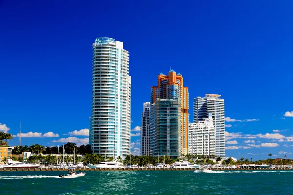 Výškové budovy v miami beach — Stock fotografie