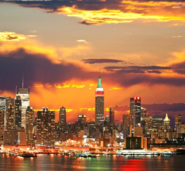 O Empire State Building e Manhattan Midtown Skyline — Fotografia de Stock