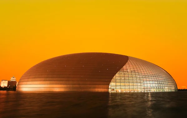 El recién inaugurado Complejo Nacional de Teatro de Beijing — Foto de Stock