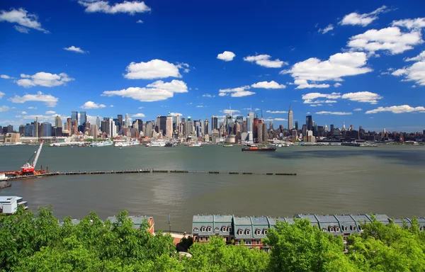 O skyline do centro de manhattan — Fotografia de Stock