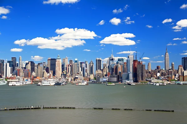 Orta şehir manhattan skyline — Stok fotoğraf