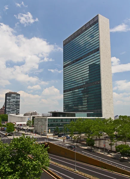 Plaza des Hauptquartiers der Vereinten Nationen — Stockfoto