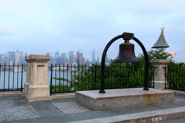 O skyline do centro de manhattan — Fotografia de Stock