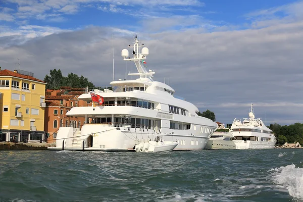 A luxury yacht — Stock Photo, Image