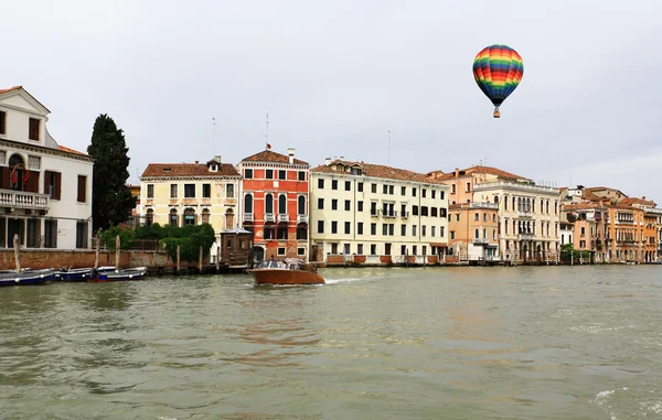 在威尼斯运河 — 图库照片