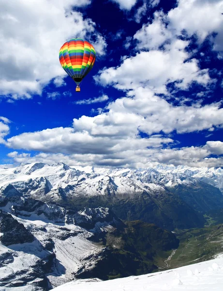 Schneeberge in der Schweiz — Stockfoto
