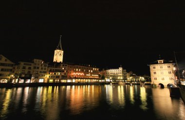 St. Peter kilise kule Zürih'te