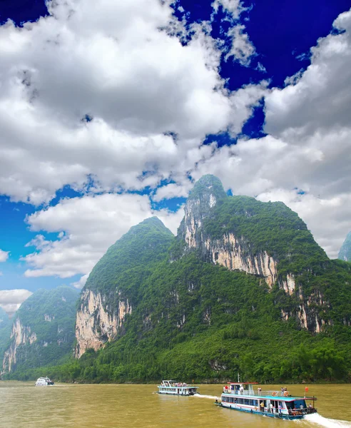 Landschap landschap op de lijiang rivier — Stockfoto