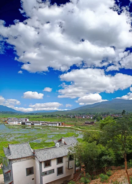 Krajobrazy krajobraz w pobliżu lijiang — Zdjęcie stockowe