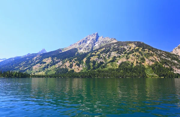 Jezioro Jenny w Parku Narodowym Grand Teton — Zdjęcie stockowe