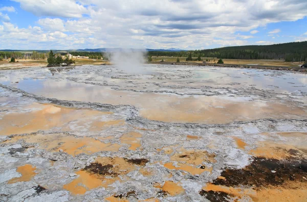 The Firehole Lake Drive in Yellowstone — Stock Photo, Image