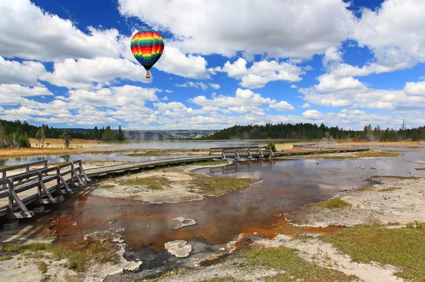 Landskapet i lägre geyser basin — Stockfoto