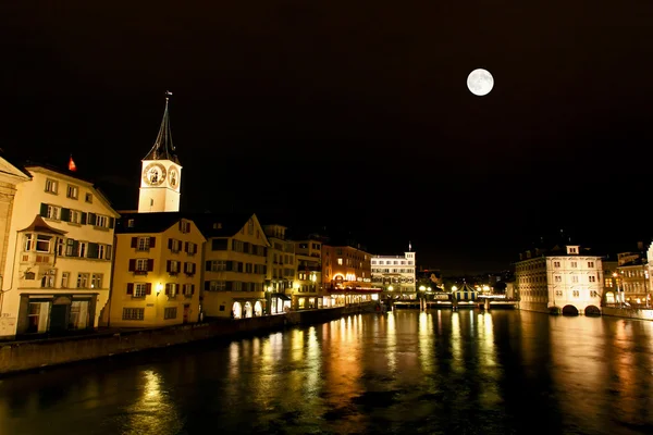 La vista nocturna de los principales lugares de interés de Zurich —  Fotos de Stock