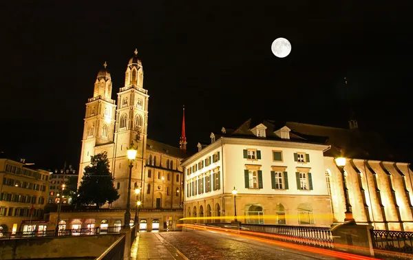 Ночной вид на основные достопримечательности Цюриха — стоковое фото
