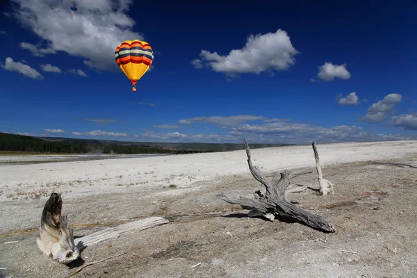 The scenery of Lower Geyser Basin — Stock Photo, Image