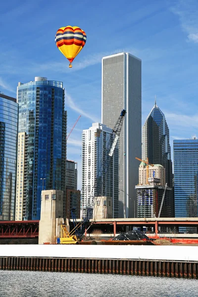 Die Hochhäuser in der Innenstadt Chicagos — Stockfoto