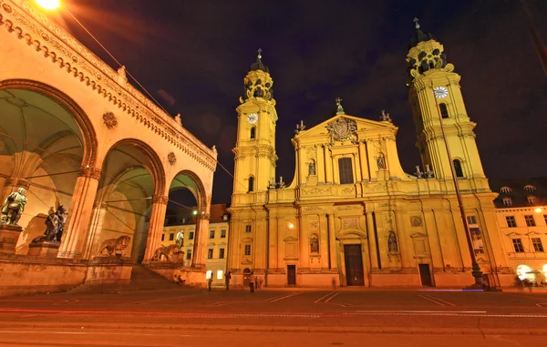 A paisagem no Residenz e Odeonsplatz em Munique — Fotografia de Stock