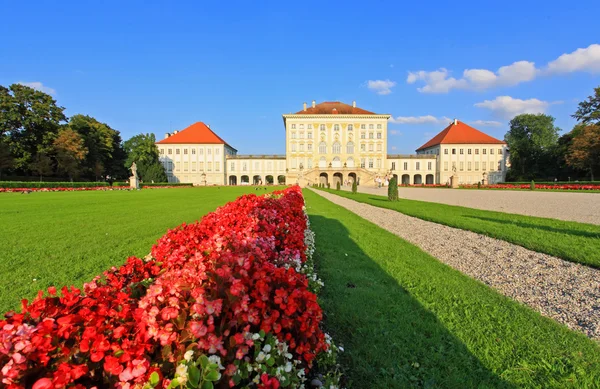 El jardín real en el Palacio de Nymphenburg — Foto de Stock