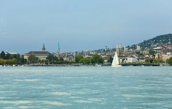 El lago Zurich en la ciudad de Zurich —  Fotos de Stock