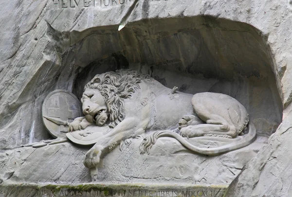 Luzern içinde ölmekte olan aslan Anıtı — Stok fotoğraf