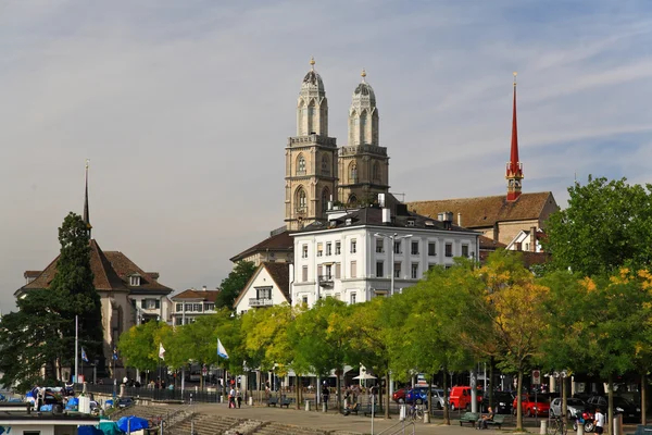 Los principales hitos del paisaje urbano de Zurich — Foto de Stock