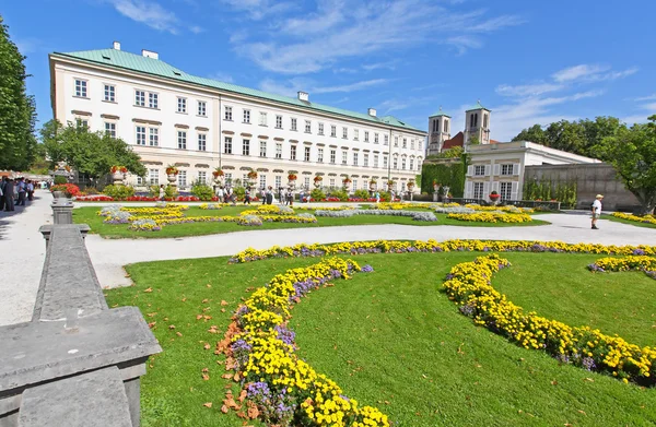 Mirabell palatset och trädgården i salzburg — Stockfoto