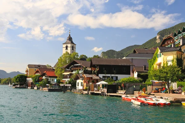 La bella St. Wolfgang nel quartiere dei laghi — Foto Stock