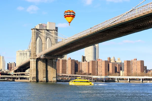 The Brooklyn bridge in New York City — Stock Photo, Image