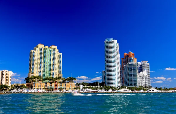 Miami Beach yüksek binalar — Stok fotoğraf