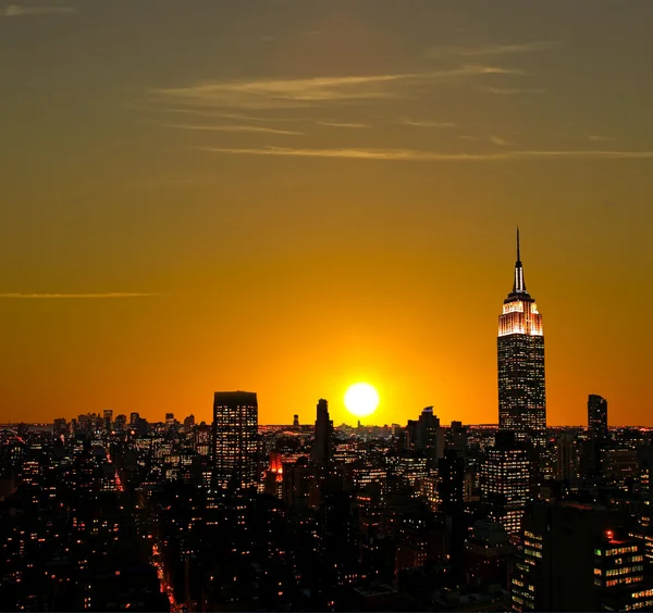 Das Empire State Building und die Skyline von Midtown Manhattan — Stockfoto