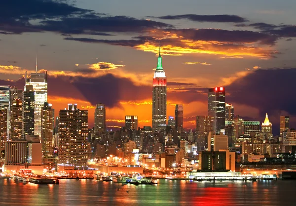 El Empire State Building y Manhattan Midtown Skyline — Foto de Stock