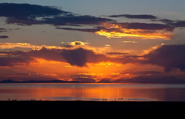 Färgglada solnedgången på great salt lake — Stockfoto